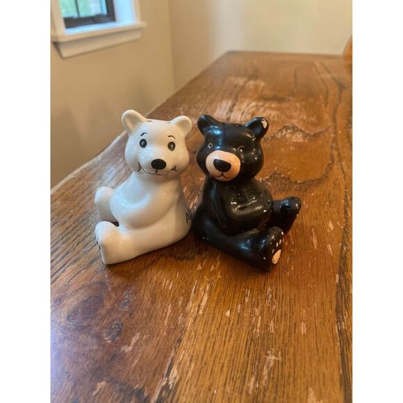 Vintage Bear Salt and Pepper Shakers Alaska White and Black Bears Ceramic - Picture 2 of 8